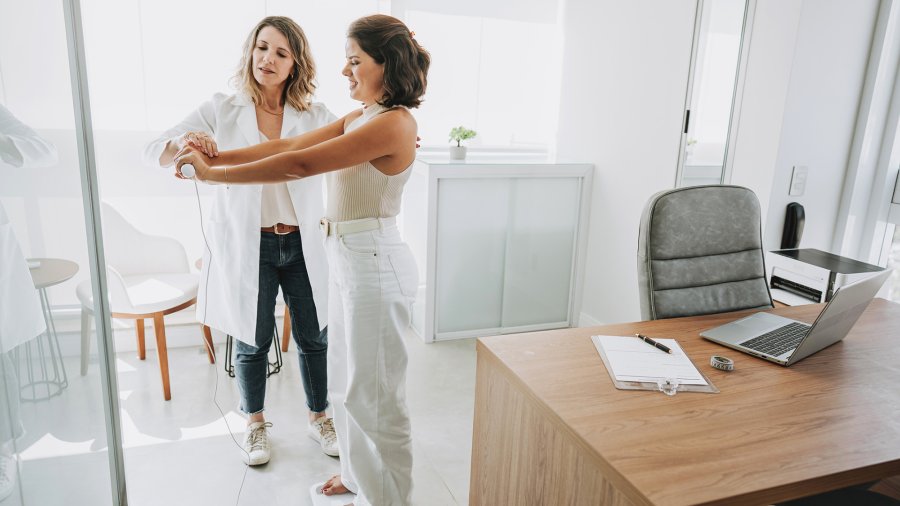 El peso corporal se compone de grasa corporal y masa magra, que incluye huesos, m&uacute;sculos y &oacute;rganos (Getty)